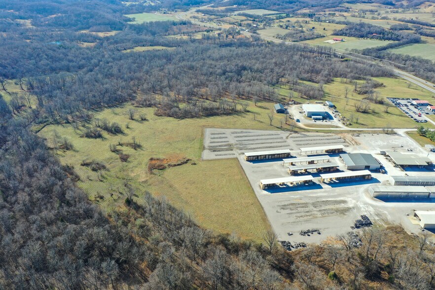 7939 New Lawrenceburg Hwy, Mount Pleasant, TN à vendre - Photo du bâtiment - Image 3 de 15