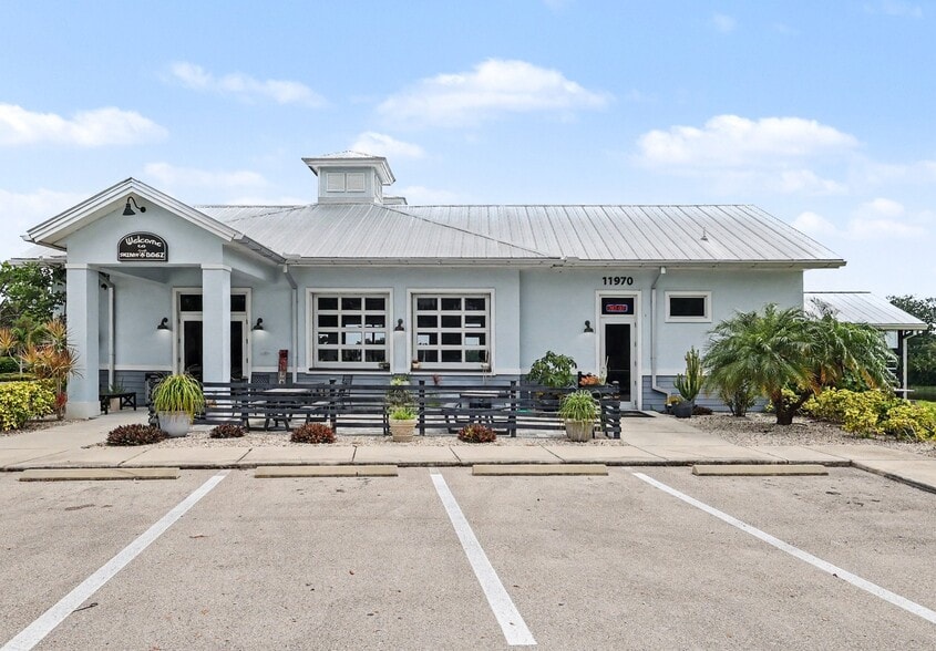 11970 Fairway Lakes Dr, Fort Myers, FL for sale - Building Photo - Image 3 of 16