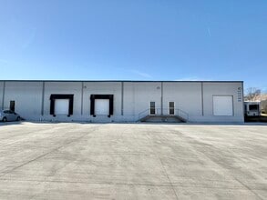 2402-2404 Blue Smoke Ct, Fort Worth, TX for lease Building Photo- Image 1 of 7
