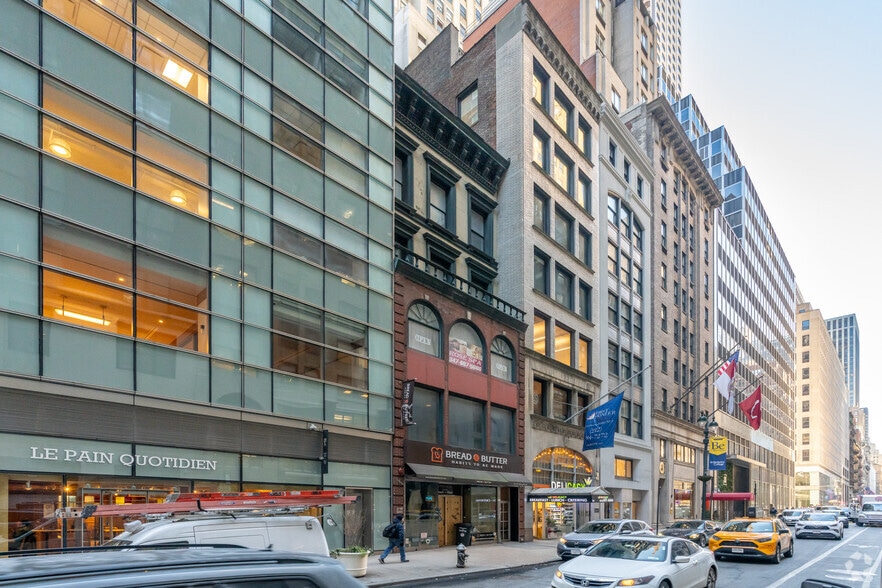 14 E 44th St, New York, NY for lease - Building Photo - Image 3 of 5