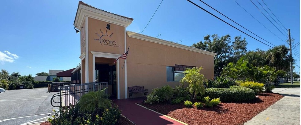 14400 Walsingham Rd, Largo, FL à vendre - Photo du bâtiment - Image 3 de 11