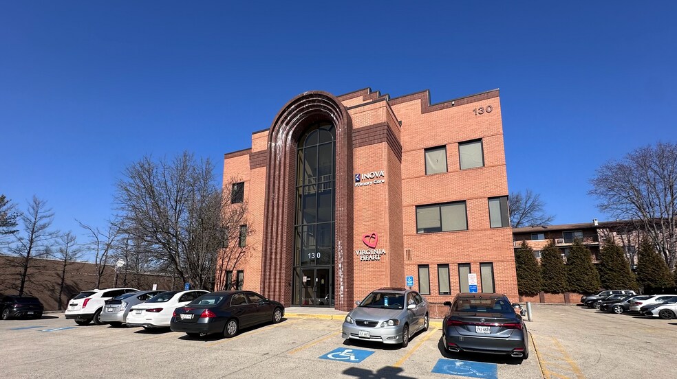 130 Park St SE, Vienna, VA à louer - Photo du bâtiment - Image 1 de 20