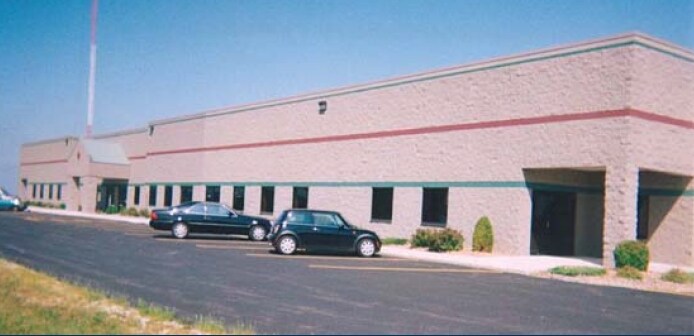 6510 Aurora Rd, West Bend, WI à louer - Photo du bâtiment - Image 2 de 3