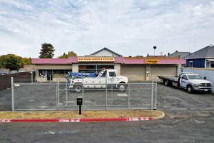 527 E Washington St, Petaluma CA - Automotive Property