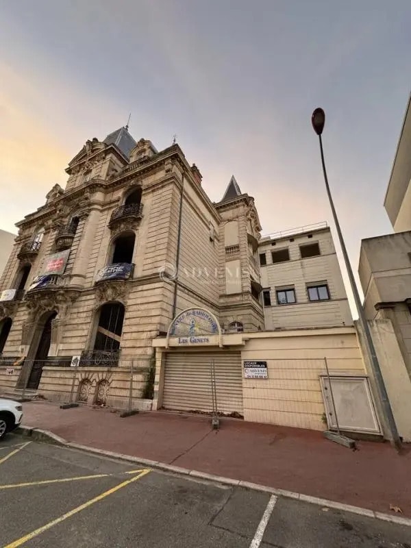 Retail in  for sale Building Photo- Image 1 of 2