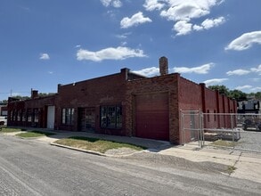 1926 Howard St, Saint Joseph, MO à louer Photo du bâtiment- Image 2 de 12