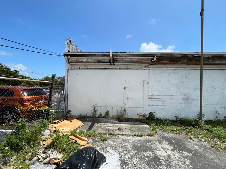 1917 N Dixie Hwy, West Palm Beach, FL for lease - Building Photo - Image 3 of 41