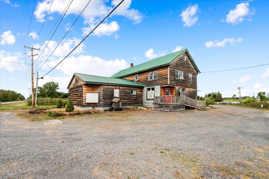 5927 NY-46, Durhamville, NY à vendre - Photo du bâtiment - Image 2 de 45