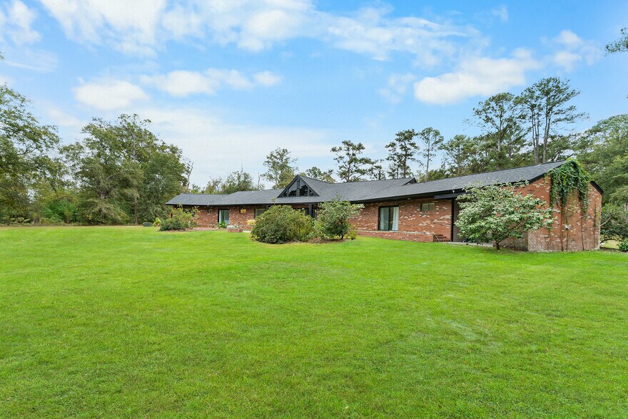 100 Morgan Dr, Jesup, GA à vendre - Photo du bâtiment - Image 2 de 44