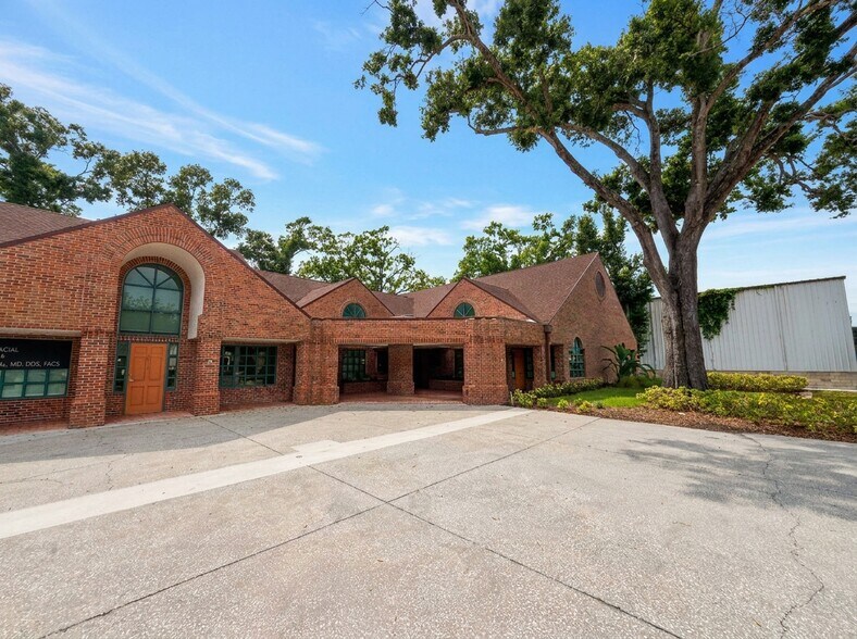4200 N Armenia Ave, Tampa, FL à vendre - Photo du bâtiment - Image 2 de 8