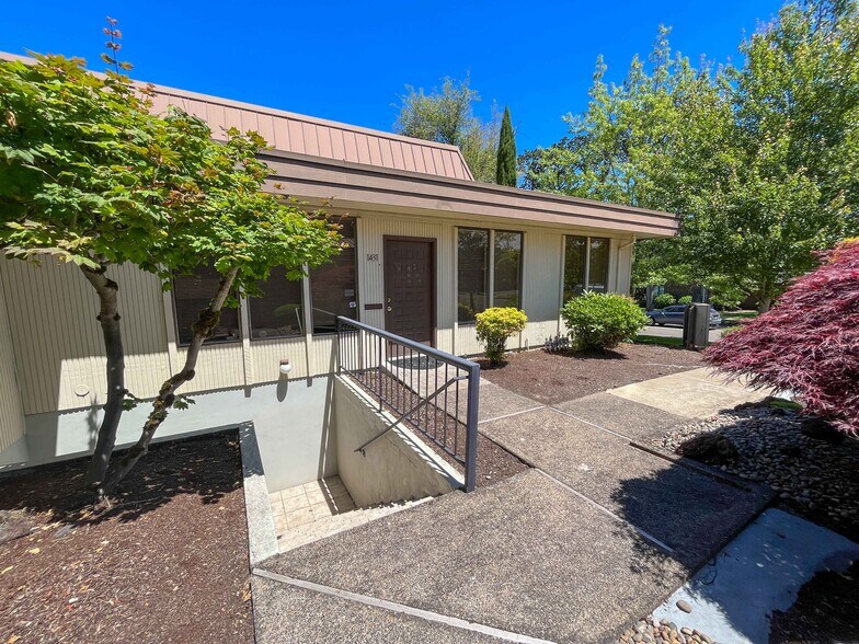 1431-1449 Liberty St, Salem, OR à louer - Photo du bâtiment - Image 2 de 36