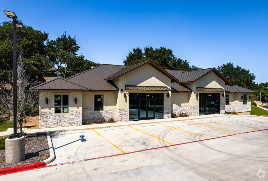 645 Woodland Oaks Dr, Schertz, TX for sale - Building Photo - Image 1 of 1