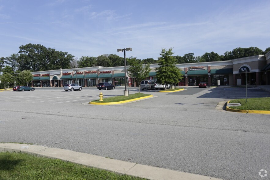 2860-2898 Garber Way, Woodbridge, VA à louer - Photo du bâtiment - Image 3 de 5