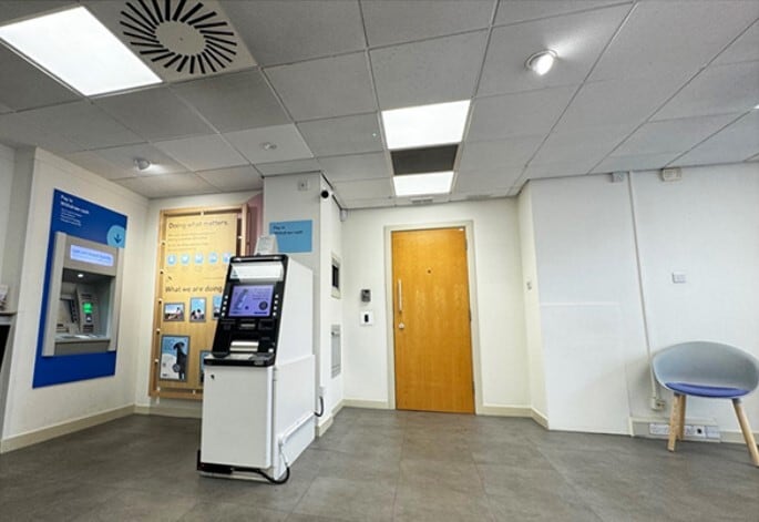 2176 Paisley Rd W, Glasgow for sale - Interior Photo - Image 2 of 8