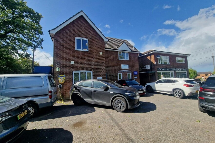 Old Chapel Ln, Tadley for lease - Interior Photo - Image 2 of 2