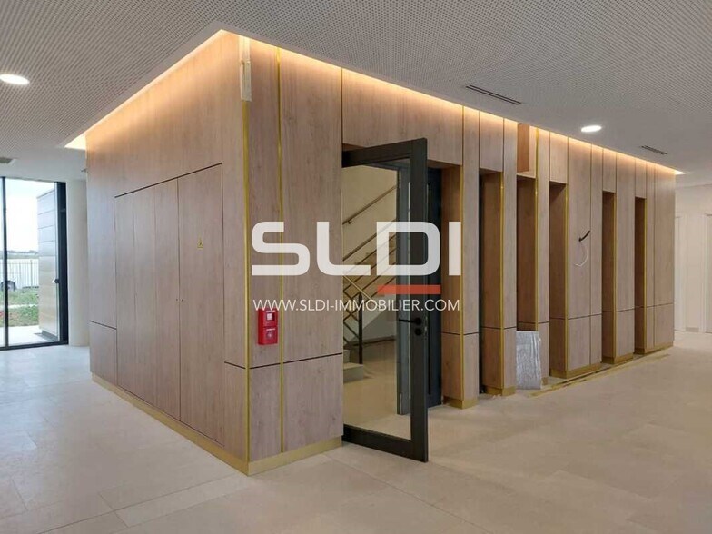 2 Rue Marcel Dassault, Genas for lease - Lobby - Image 3 of 10