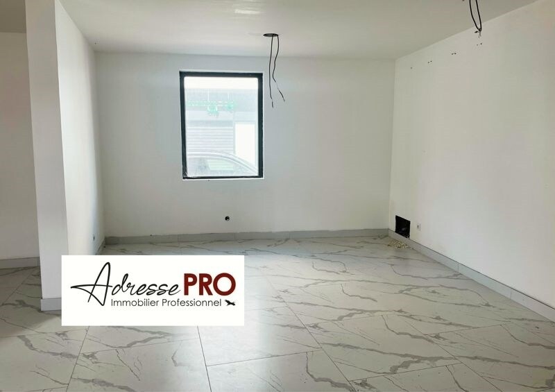 Retail in Talence for sale Interior Photo- Image 1 of 3