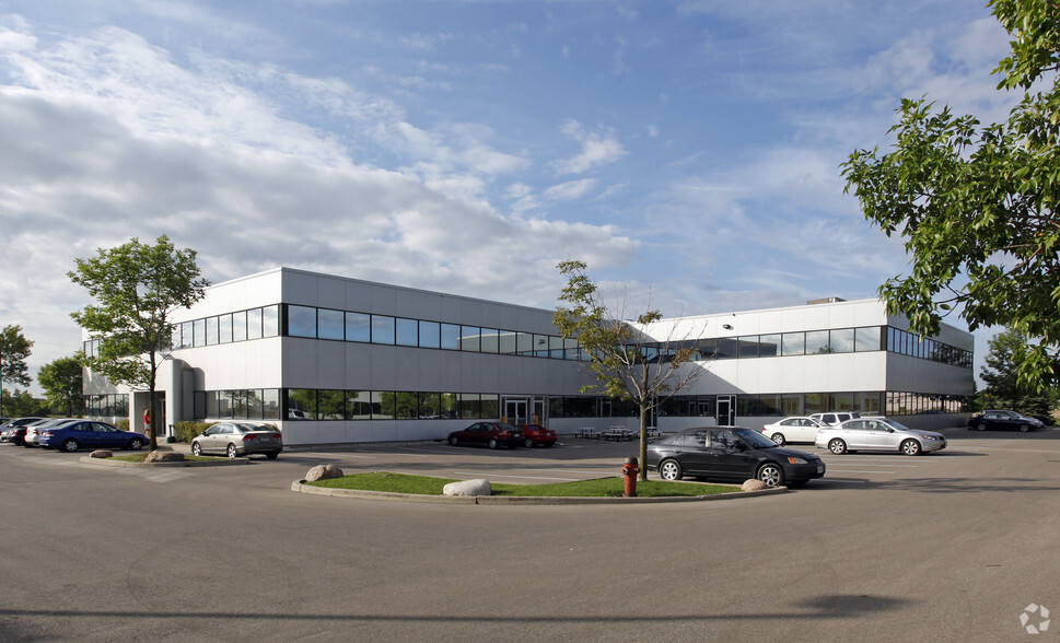 5255 Solar Dr, Mississauga, ON for lease - Building Photo - Image 2 of 2