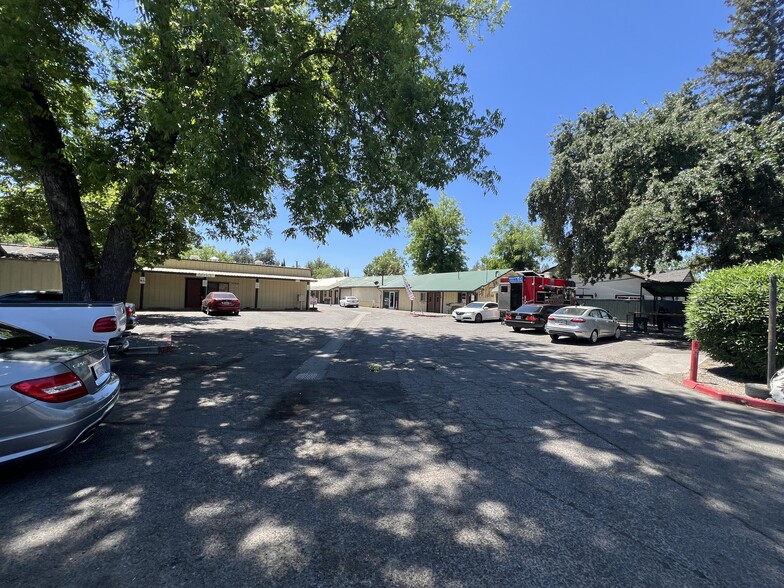 1110 Gum Ave, Woodland, CA for lease - Building Photo - Image 2 of 3