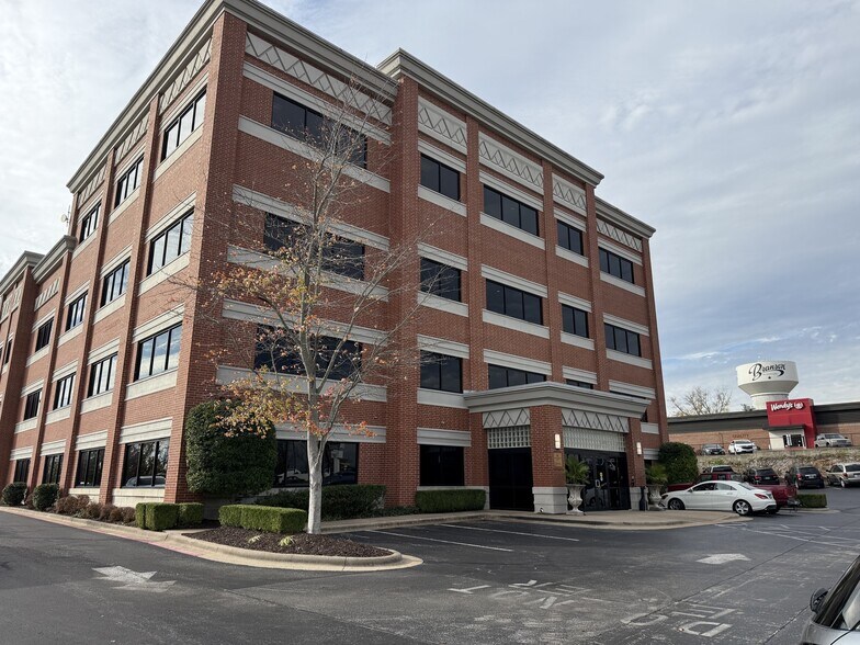 500 W Main St, Branson, MO à louer - Photo du bâtiment - Image 3 de 15