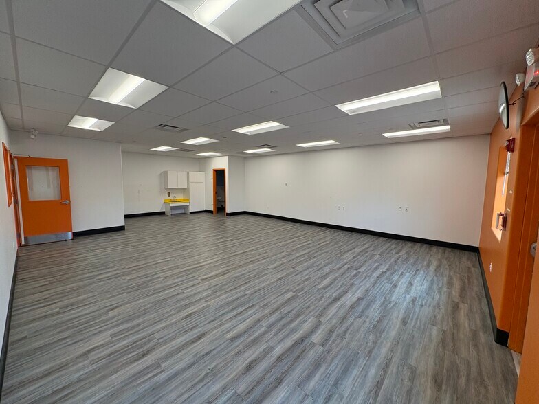 2141 Orchard Rd, Montgomery, IL à louer - Photo intérieure - Image 3 de 16