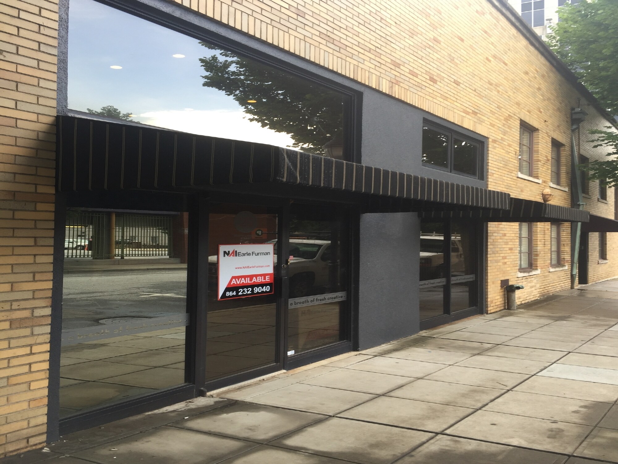 25 S Laurens St, Greenville, SC à louer Photo principale- Image 1 de 29