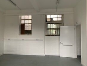 36-38 Peckham Rd, Londres à louer Photo intérieure- Image 1 de 4