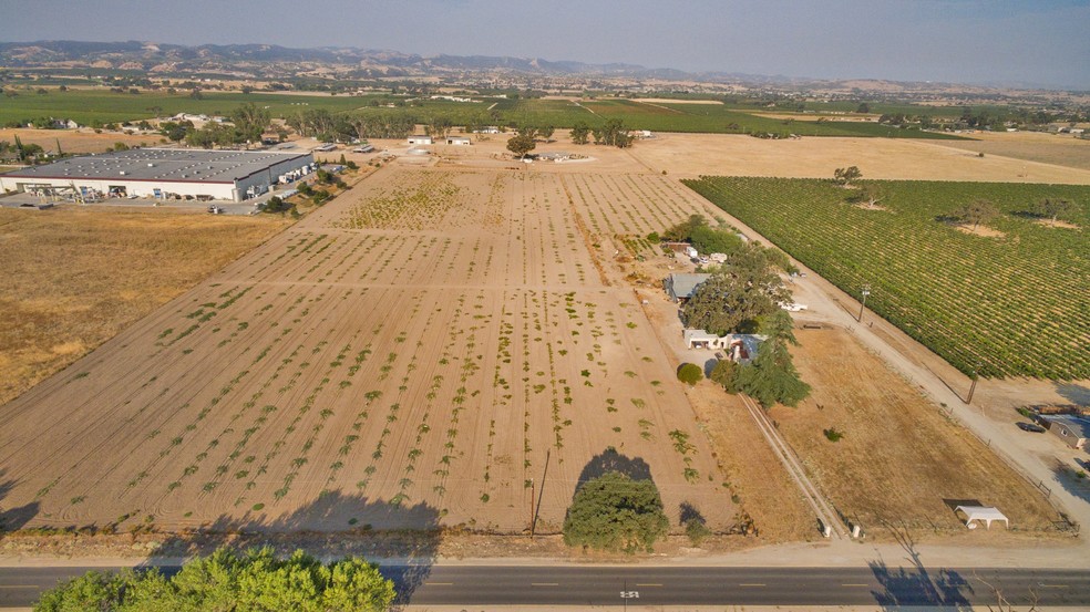 5175 Airport Rd, Paso Robles, CA à vendre - Photo du b timent - Image 1 de 1