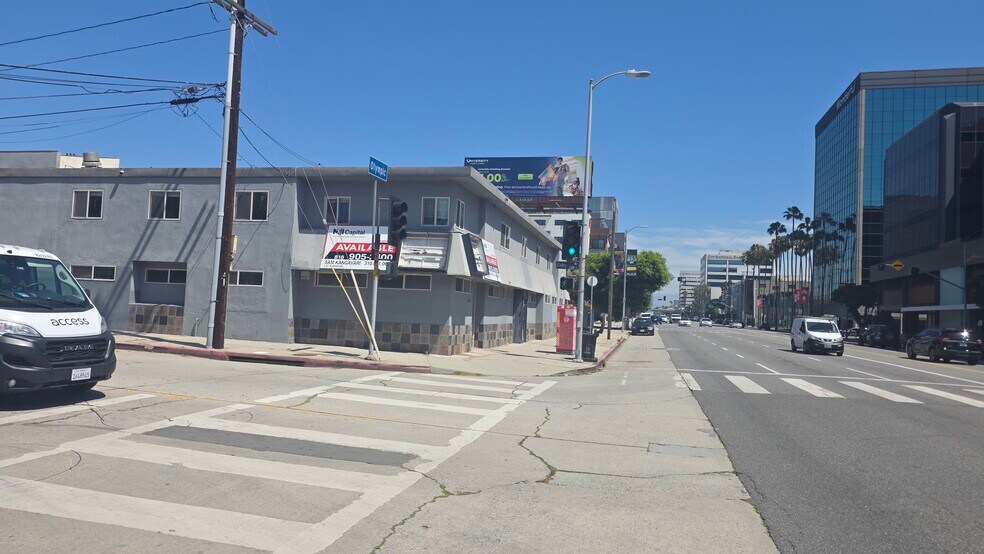 11543-11545 W Olympic Blvd, Los Angeles, CA à louer - Photo du bâtiment - Image 2 de 14