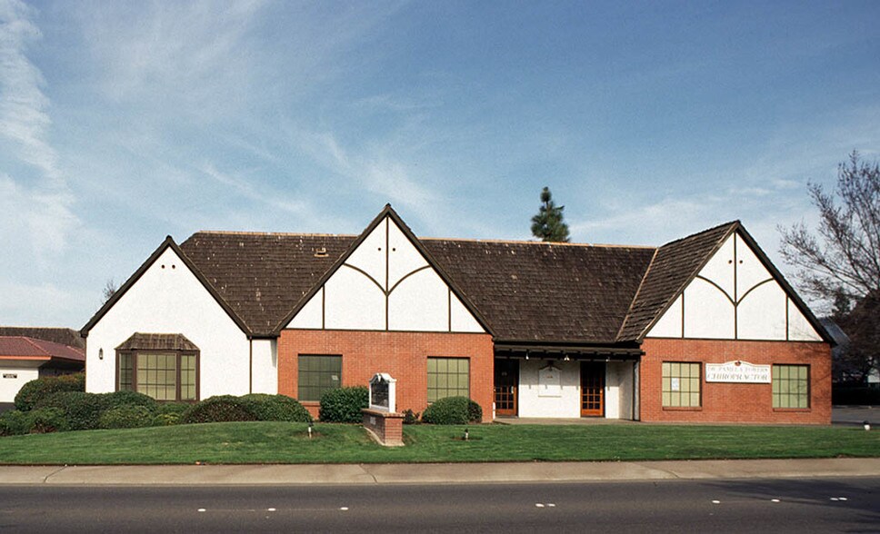 8035 Madison Ave, Citrus Heights, CA à louer - Photo du bâtiment - Image 2 de 24