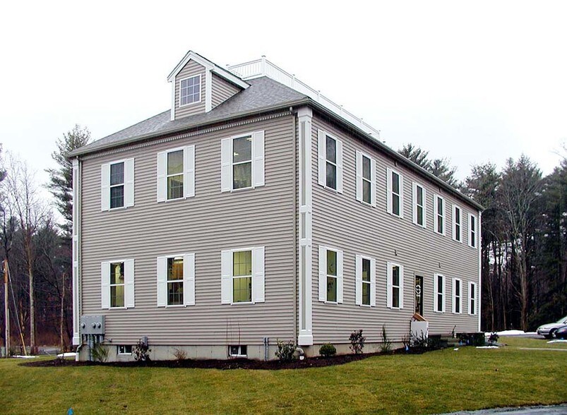 100 Schoosett St, Pembroke, MA à vendre - Photo du bâtiment - Image 2 de 8