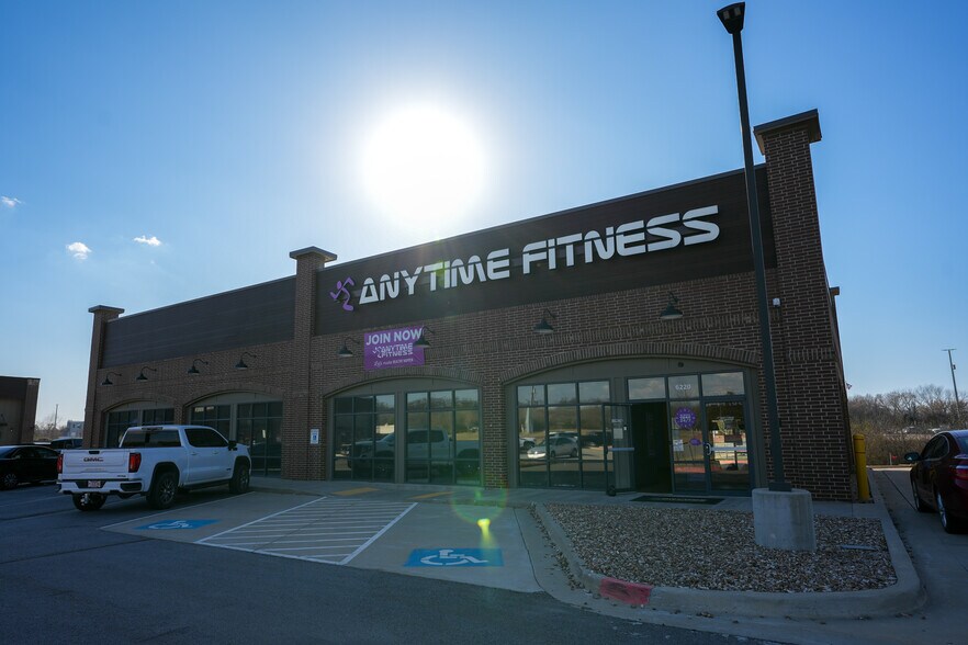 Chaffee Commons portefeuille de 4 propriétés à vendre sur LoopNet.ca - Photo du bâtiment - Image 3 de 11