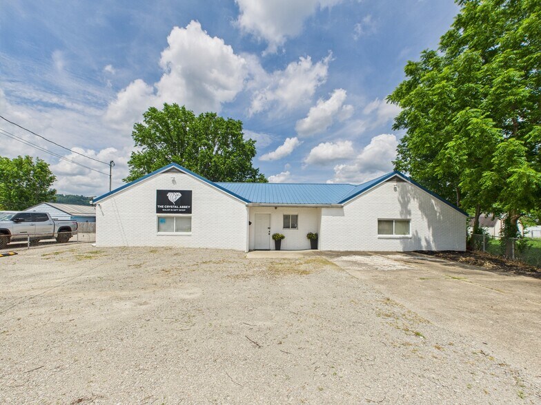 2404 Grant Ave, Saint Albans, WV à vendre - Photo du bâtiment - Image 1 de 13