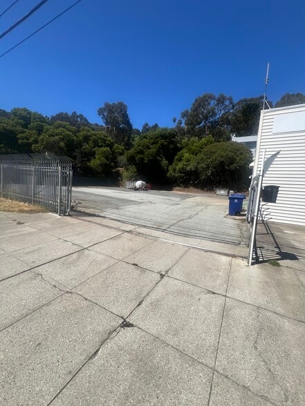 3840 Bayshore Blvd, Brisbane, CA for lease - Building Photo - Image 2 of 32