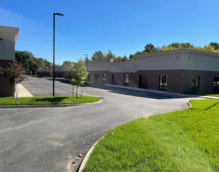 219 Turner Rd, North Chesterfield, VA à louer - Photo du bâtiment - Image 2 de 2