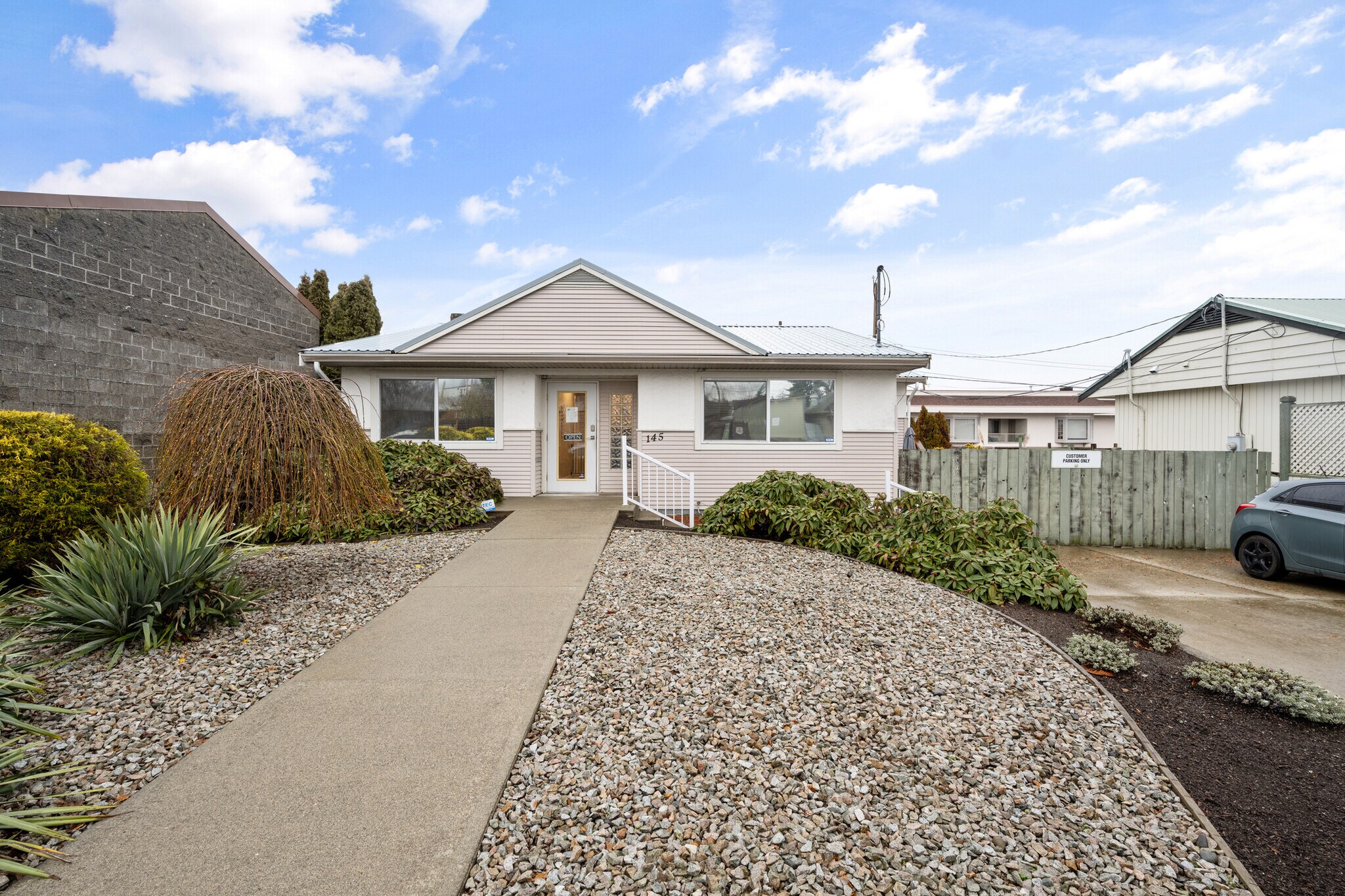 145 Hirst Ave, Parksville, BC for sale Primary Photo- Image 1 of 1