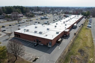 1770 Central Ave, Colonie, NY à louer Aérien- Image 2 de 7