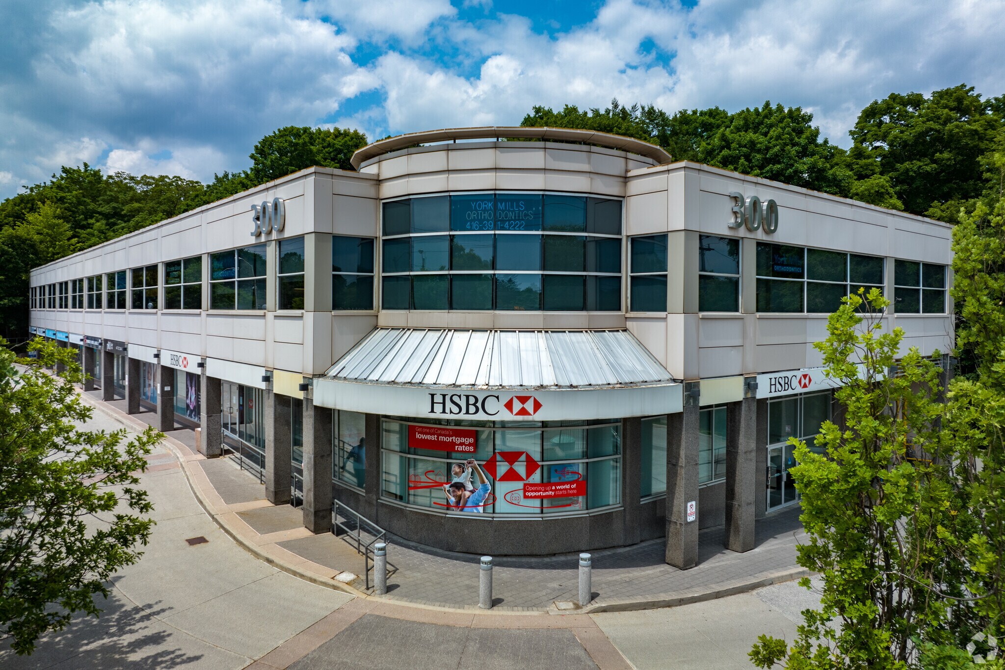 300 York Mills Rd, Toronto, ON à vendre Photo du bâtiment- Image 1 de 1