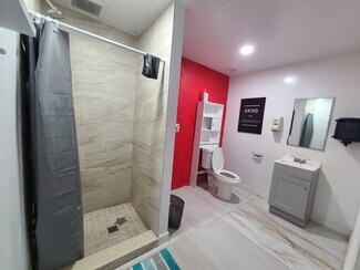 Plus de détails pour 4980 NW 165th St, Miami Gardens, FL - Industriel à vendre