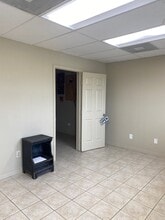 4960 Washington Blvd, Beaumont, TX for lease Interior Photo- Image 2 of 6