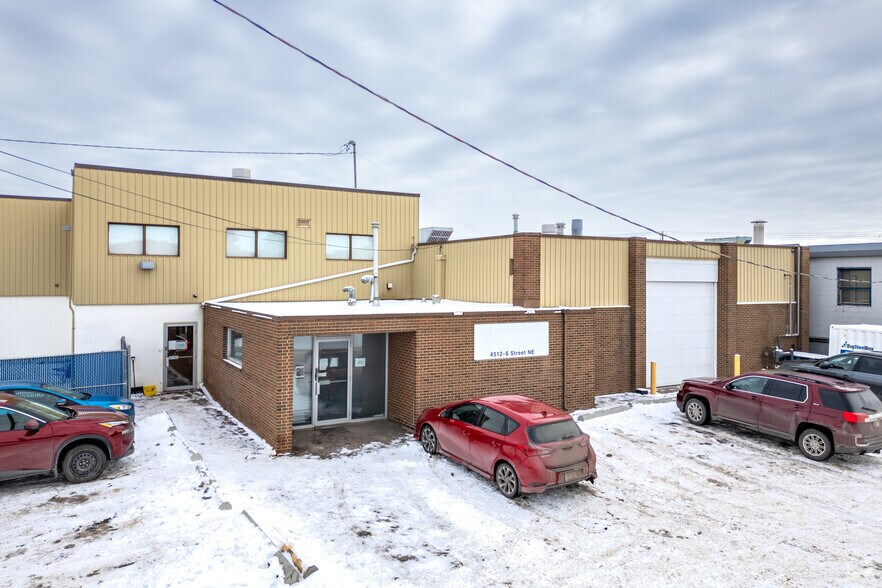 4512 6th St NE, Calgary, AB à vendre - Photo principale - Image 1 de 1