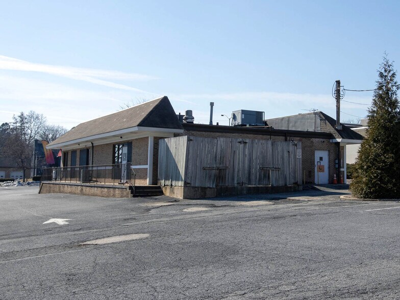 1841 Columbia Ave, Lancaster, PA à louer - Photo du bâtiment - Image 3 de 9