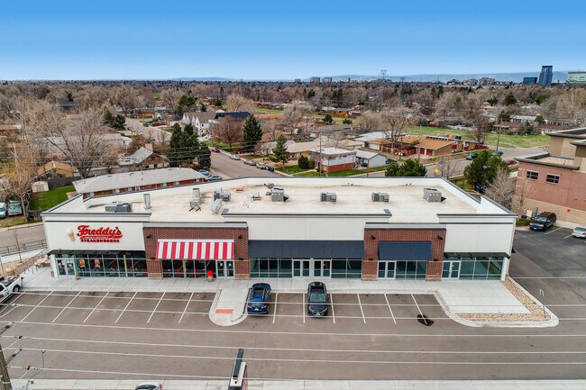 Plus de détails pour 6200 Leetsdale Dr, Denver, CO - Commerce de détail à louer