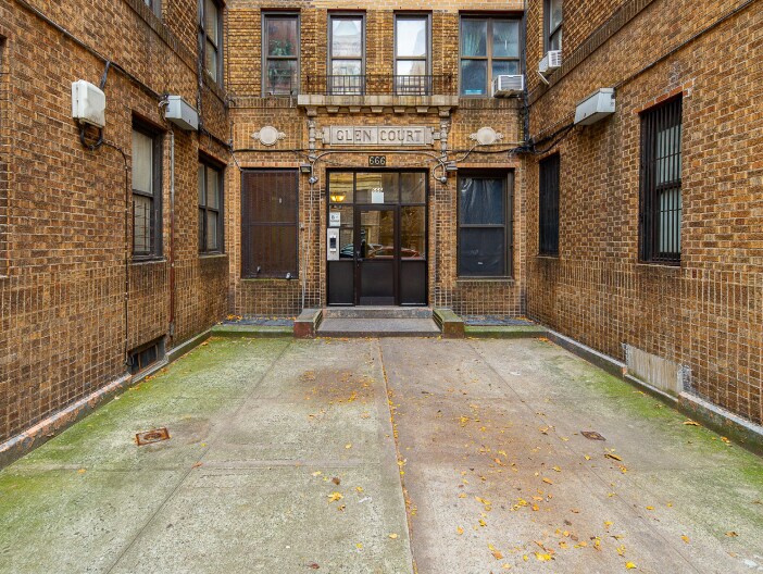 666 W 162nd St, New York, NY à louer - Photo du bâtiment - Image 2 de 2