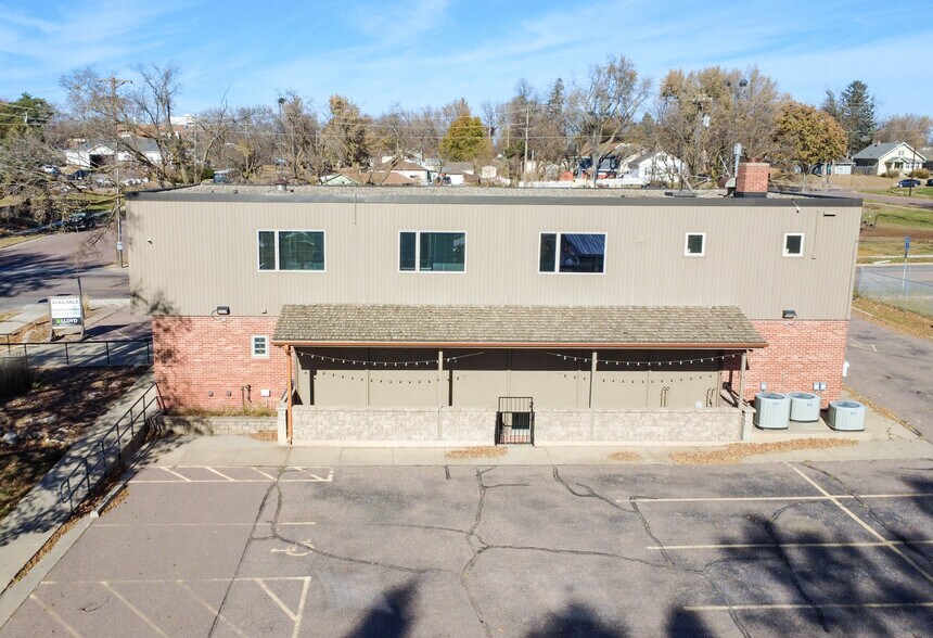 1800 S Summit Ave, Sioux Falls, SD à vendre - Photo du bâtiment - Image 2 de 34