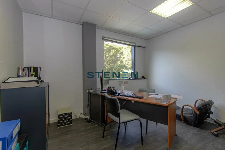 Office in Aix-en-Provence for lease - Interior Photo - Image 2 of 7