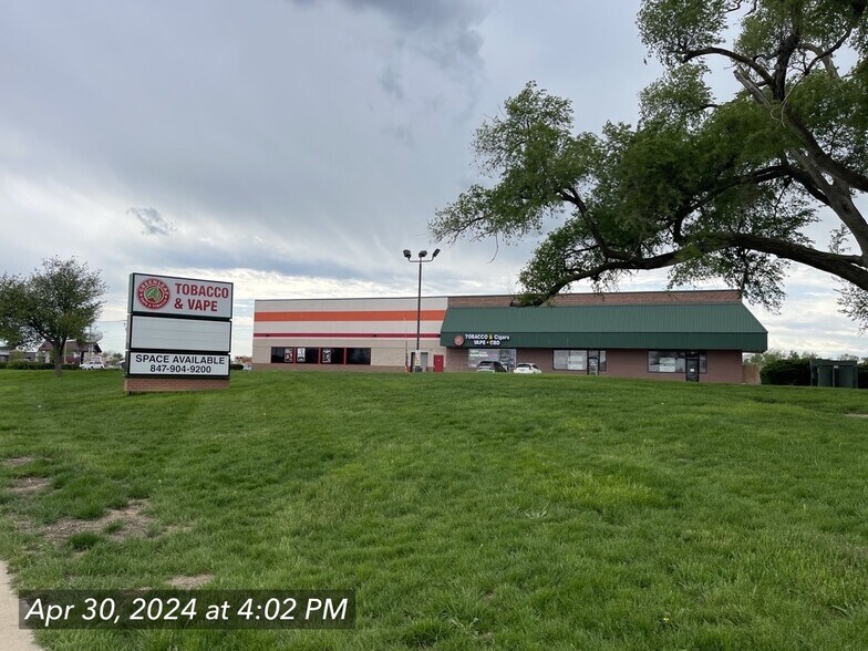 1055 Linden Dr, Marion, IA à louer - Photo du bâtiment - Image 3 de 8