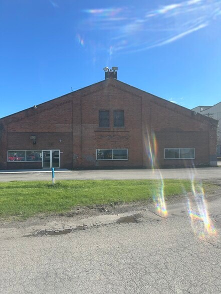 2 Main St, Depew, NY à louer - Photo principale - Image 1 de 19