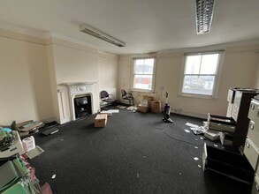 9 High St, West Drayton for lease Interior Photo- Image 2 of 5