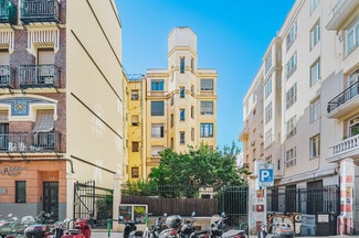 More details for Calle de Viriato, 22, Madrid - Multifamily for Sale